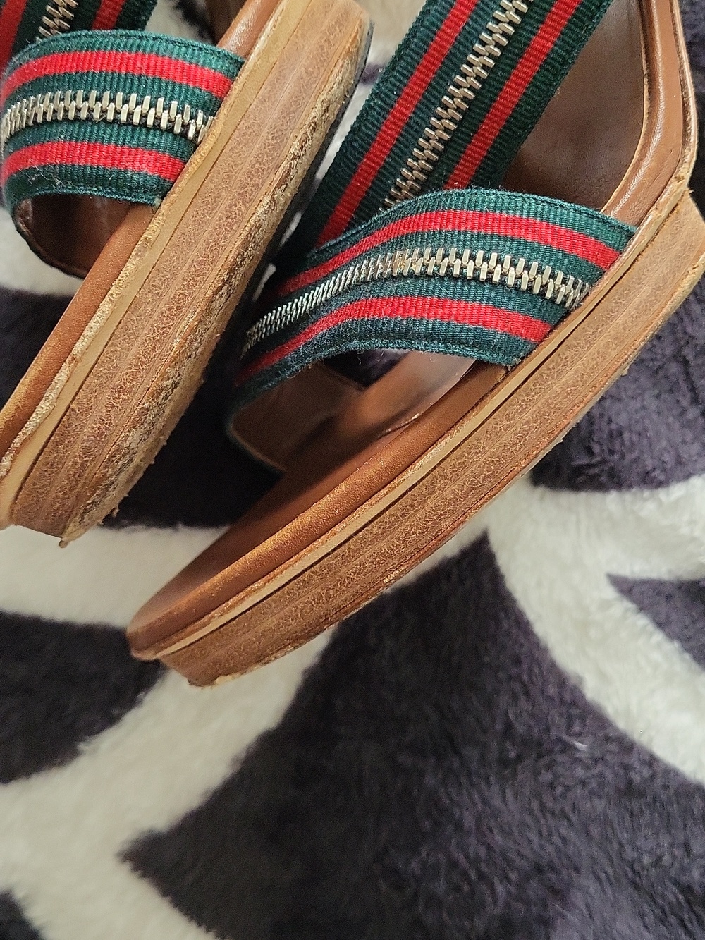 100 % Authentic Gucci Brown Leather Slides Green & Red Stripe 39 COMPARE PRICES - Picture 5 of 14